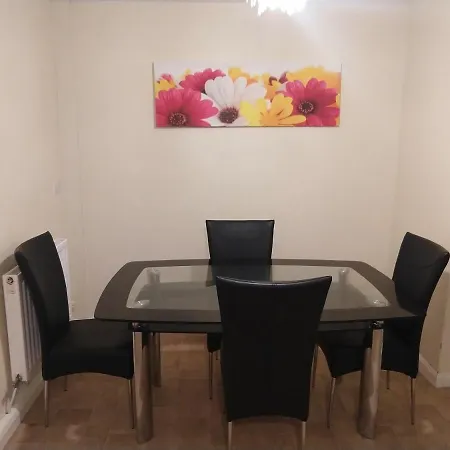 Cambridge House - Self Catering - Self Contained - Full 2 Bed Semi Detached House - Near Western Lake District Tatil Evi *